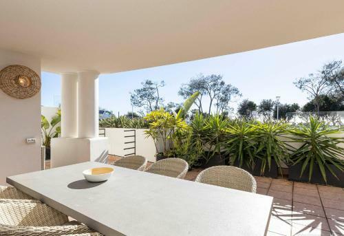 A Perfect Stay - Bay Royal Apartment 2
