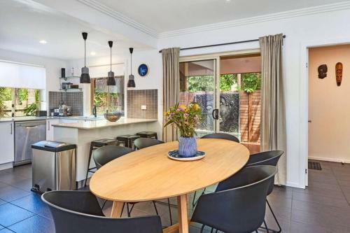 Byron Bay Accom - Whale House - 8/6 Electra Cl