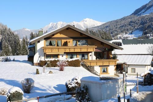 Apartamentos G�stehaus Strasser Hotel Garni