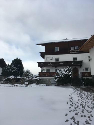 Hostal Fr�hst�ckspension Alpenrose