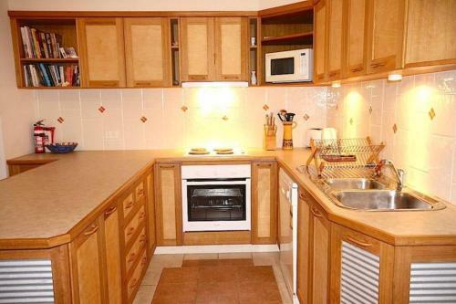 Byron Bay Accom - Byron Break - 4/32 Tennyson St