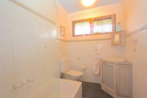 Byron Bay Accom - Byron Break - 4/32 Tennyson St