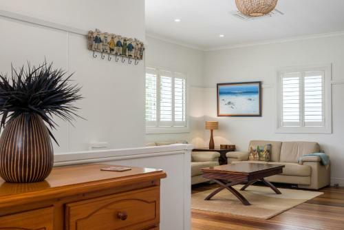 Byron Bay Accom 69 Massinger Street - Bimbimbi