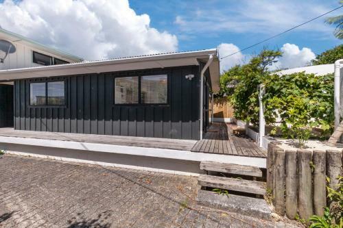 Sunlit Abode - Leigh Holiday Home