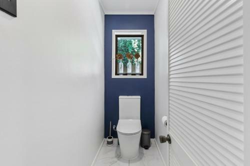 Sunlit Abode - Leigh Holiday Home