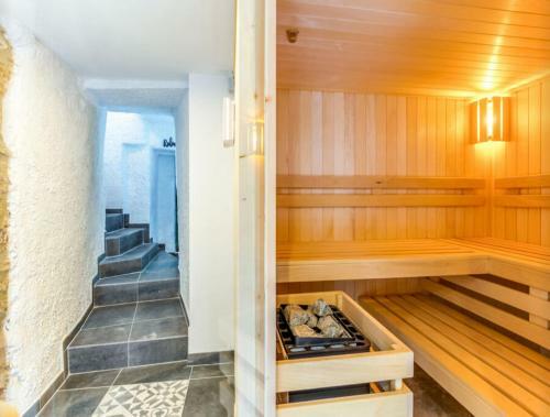 Petit Ch�teau De Harz�