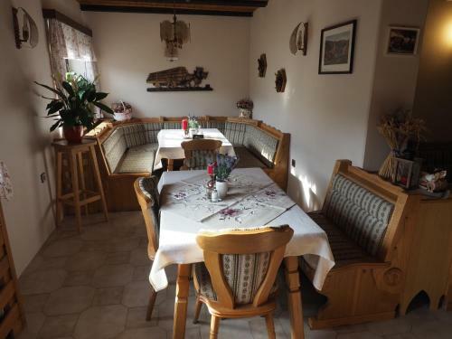 Hostal Penzion Selsk� Dv?r