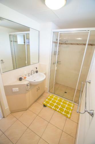 Minnie St 2 Bedroom / 2 Bathroom Apartment