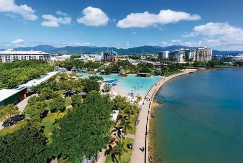 Luxury Waterfront Sea View Apartment