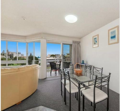 Apartamento Escape To This 2-bed Beach Home With Pool