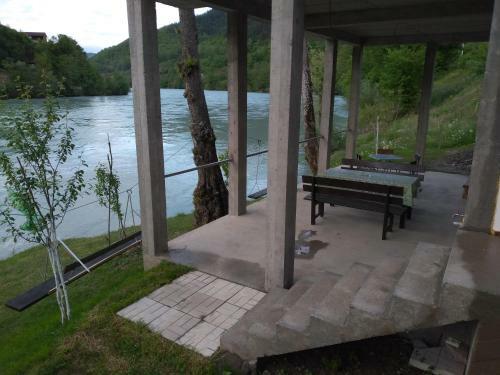 Bed & Breakfast Preno?i?te Na Drini Fo?a