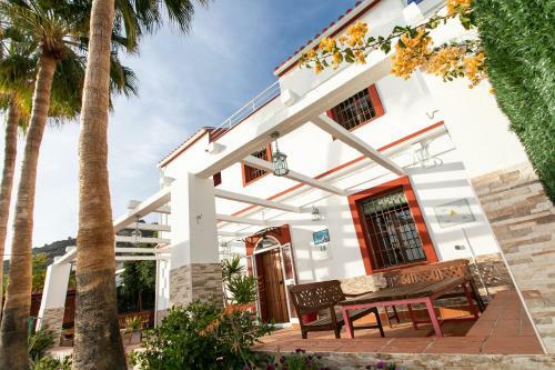 Casa Cuartel El Velero