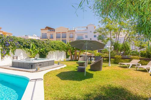 Villa Resort Con Piscina Privada En Calle Carabeo