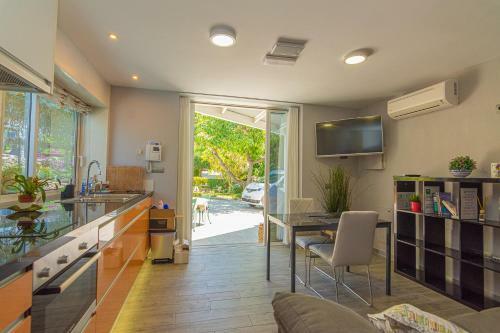 Villa Resort Con Piscina Privada En Calle Carabeo