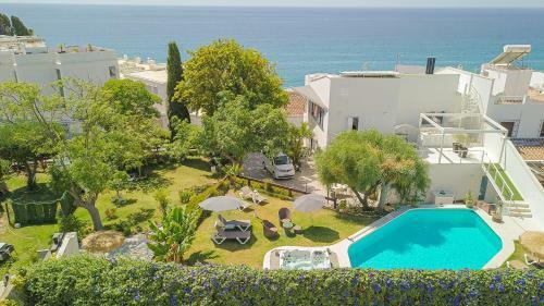 Villa Resort Con Piscina Privada En Calle Carabeo