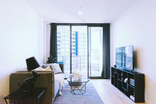 Capitol Executive Apartment On London Circuit