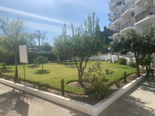 Tres Hermanos - Spacious Modern 2 Bedroom Apartment