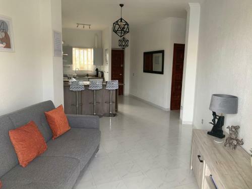 Tres Hermanos - Spacious Modern 2 Bedroom Apartment