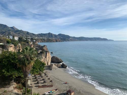 Tres Hermanos - Spacious Modern 2 Bedroom Apartment