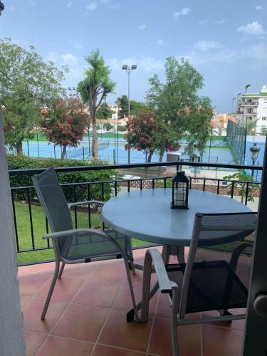 Tres Hermanos - Spacious Modern 2 Bedroom Apartment