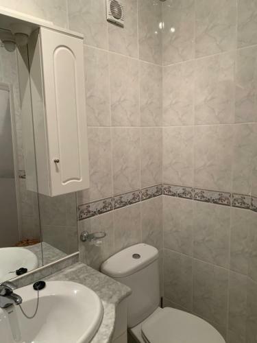 Tres Hermanos - Spacious Modern 2 Bedroom Apartment