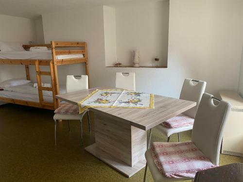 Hostal Villa Astano