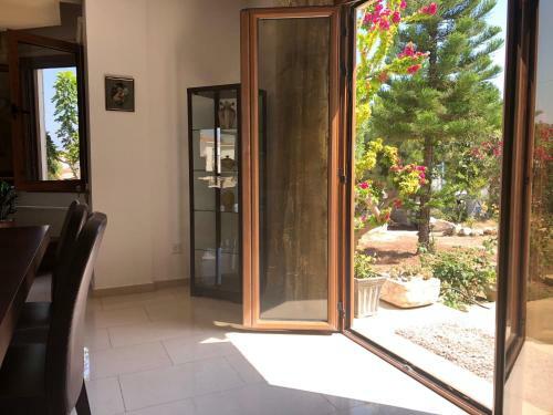 Enastro Holiday Home