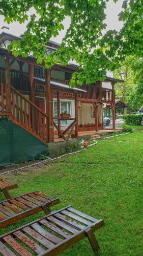 Hostal Guest Rooms- Klepalski House