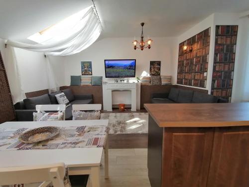 Apartment 15