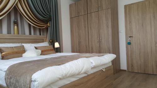 Apartment 15