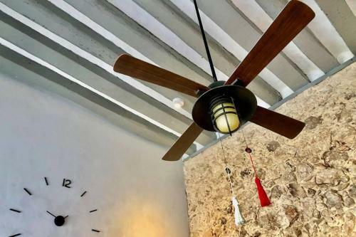 Casa El Flamboy�n Dentro de La Ciudad Amurallada