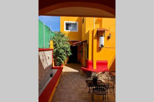 Casa El Flamboy�n Dentro de La Ciudad Amurallada