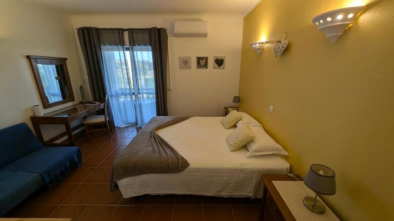Hotel Albergaria Rosa Montes (.)