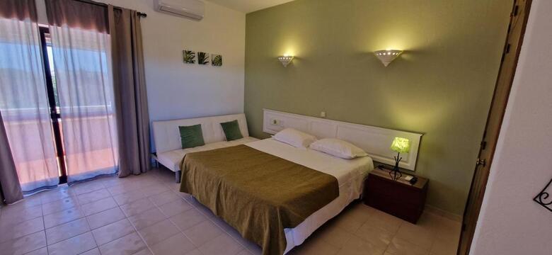 Hotel Albergaria Rosa Montes (.)