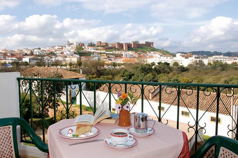 Hotel Colina Dos Mouros