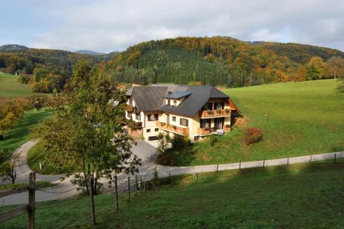 Hostal Gasthaus - G�stehaus Schusterbauer