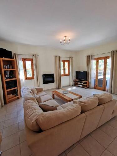 Unique Stonehouse Traditional Villa In Ayia Anna