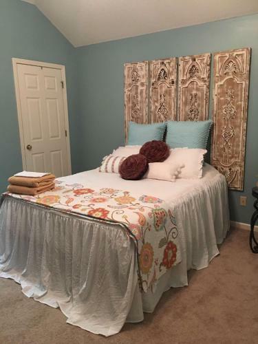 Houndstooth Cottage