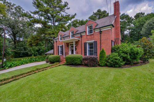 Capstone Pool House