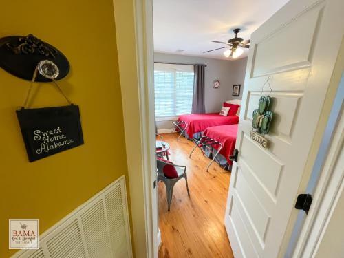 Hotel Bama Bed And Breakfast - Sweet Home Alabama Suite