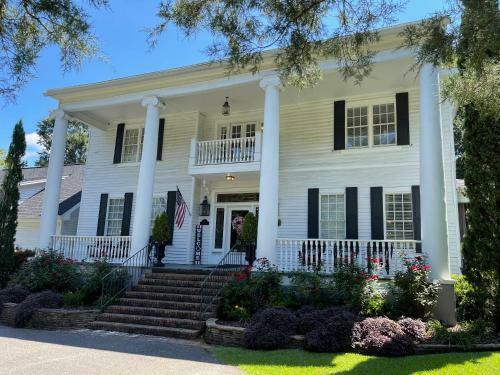 Hotel Bama Bed And Breakfast - Sweet Home Alabama Suite