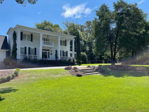 Hotel Bama Bed And Breakfast - Sweet Home Alabama Suite