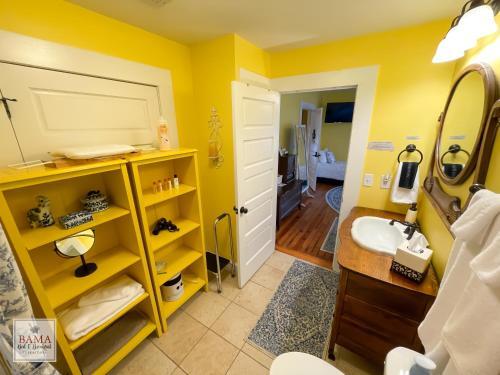 Hotel Bama Bed And Breakfast - Capstone Suite