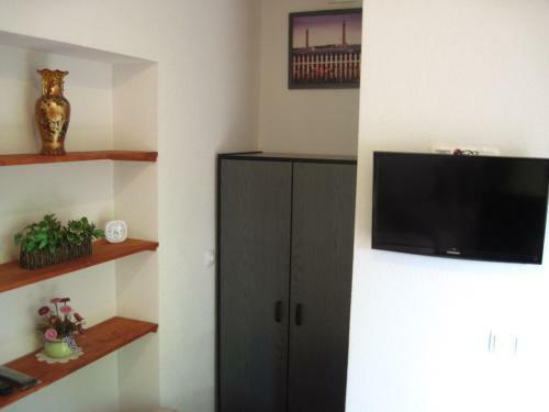 Hostal Room No. 8