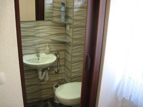 Hostal Room No. 8