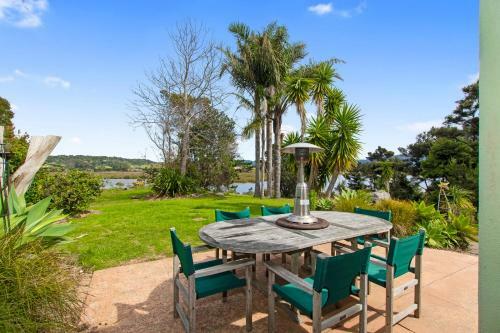 Green Oasis - Mangawhai Heads Holiday Home