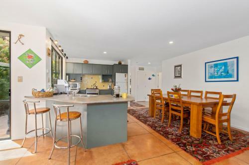 Green Oasis - Mangawhai Heads Holiday Home