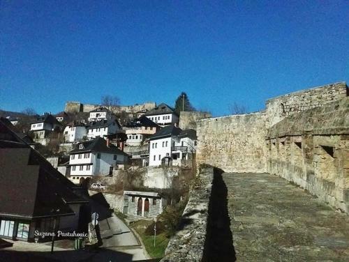 Bra?e D?ubo, Jajce