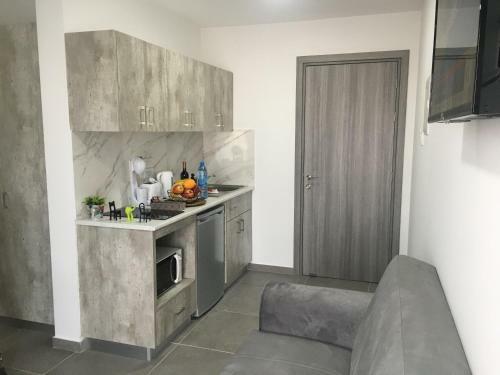 Apartamento Ellenapa Apts & Studios