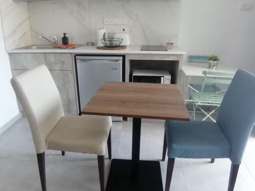 Apartamento Ellenapa Apts & Studios